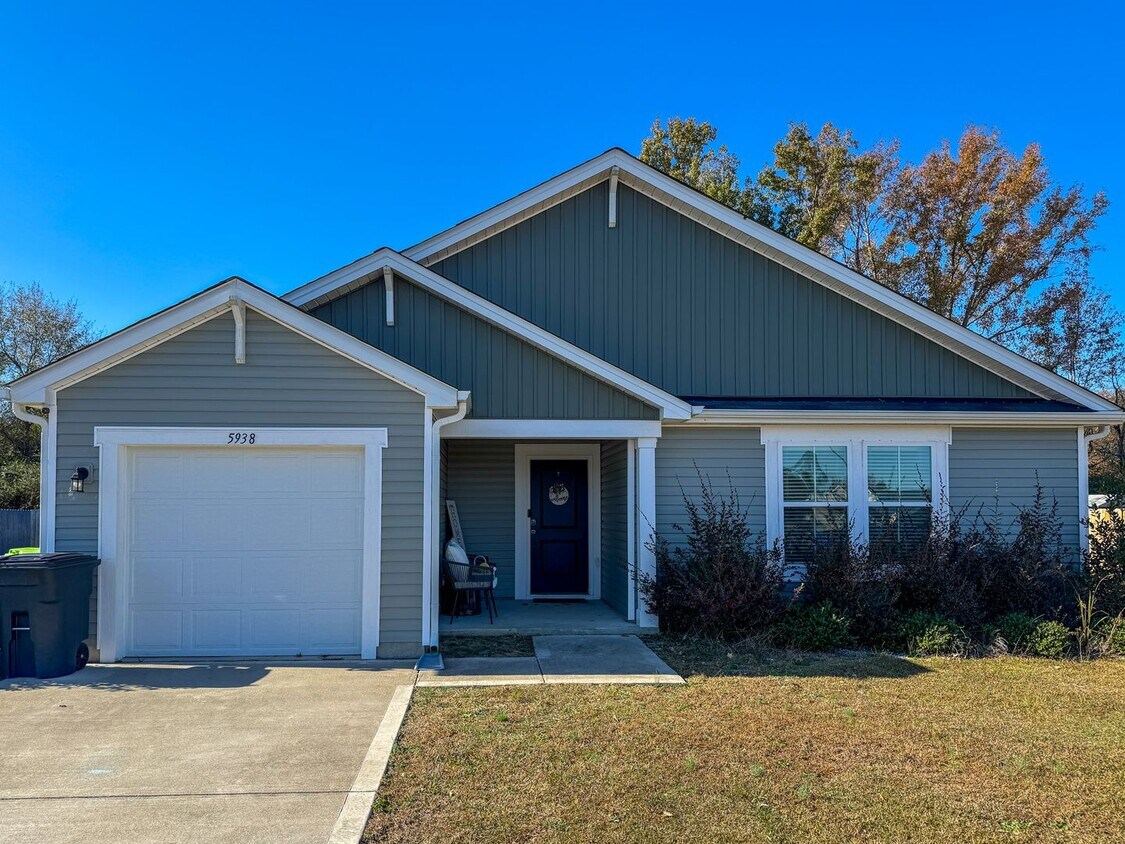 Foto principal - Beautiful 3 Bed 2 Bath Home in Stedman