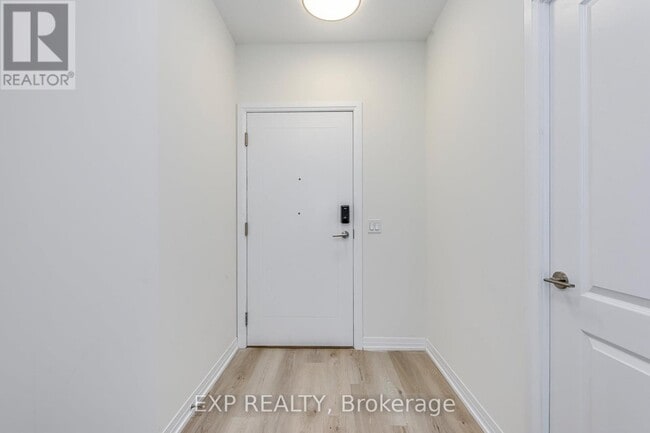 Building Photo - 15 Watergarden Dr