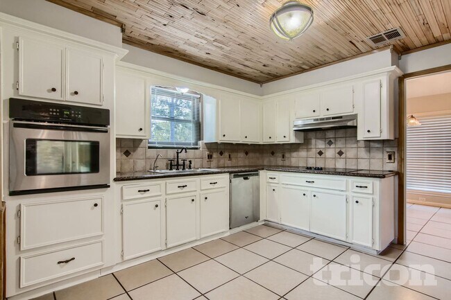 Building Photo - 7919 Annola Ln