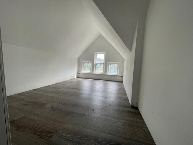 Building Photo - 1812 3rd Avenue