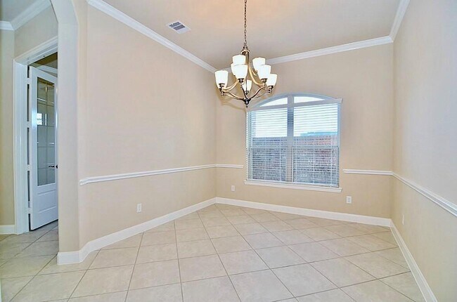 Foto del edificio - 4435 Calvet Forest Dr