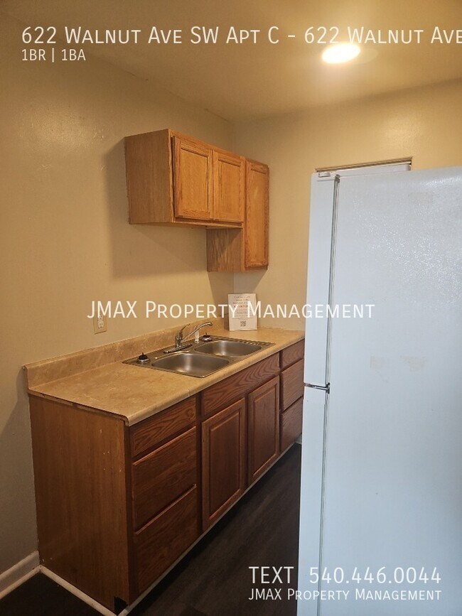 Foto del edificio - 622 Walnut Ave SW Apt C