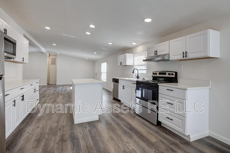 Primary Photo - 705 N Cayuga St