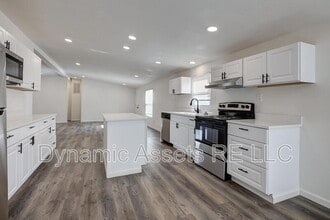 Building Photo - 705 N Cayuga St