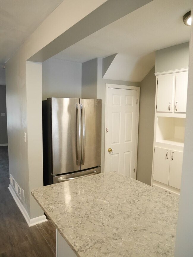 Building Photo - 3 Bedroom Home-Middle River!