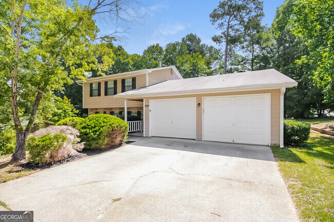 Building Photo - 1005 Lombardy Way