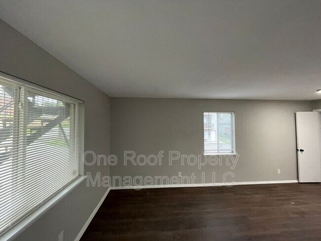 Foto del edificio - 3113 Barnett Ave