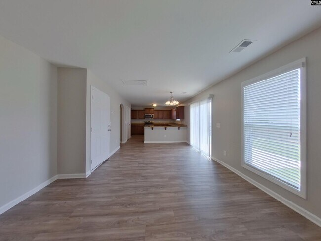 Foto del edificio - 831 Dovefield Ln