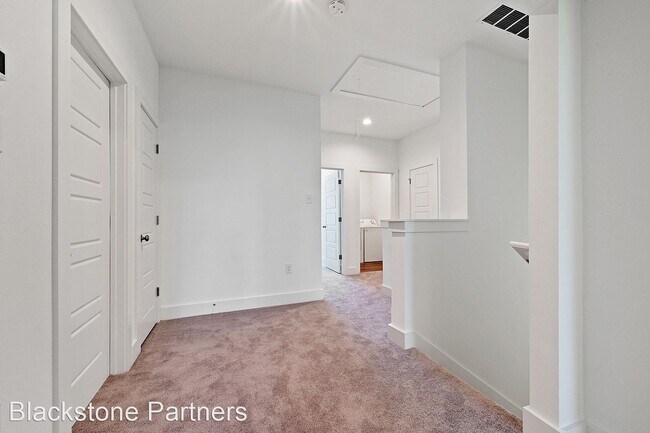 Foto del edificio - 3 br, 2.5 bath House - 5823 Lake Shelf Dr