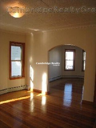Building Photo - 10 Evergreen Ave
