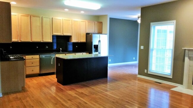 Building Photo - 39W372 Baker Dr