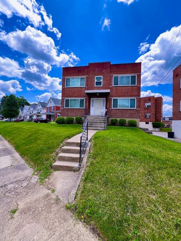 Primary Photo - 2563 Marsh Ave
