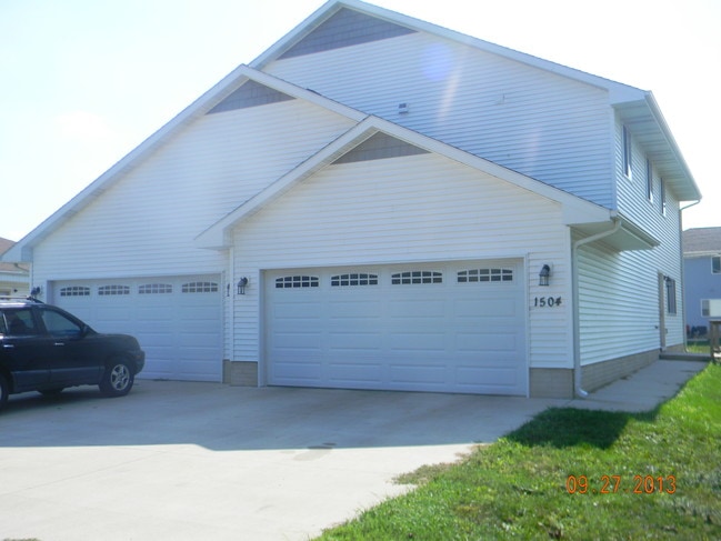 Building Photo - 1504 Starview Dr