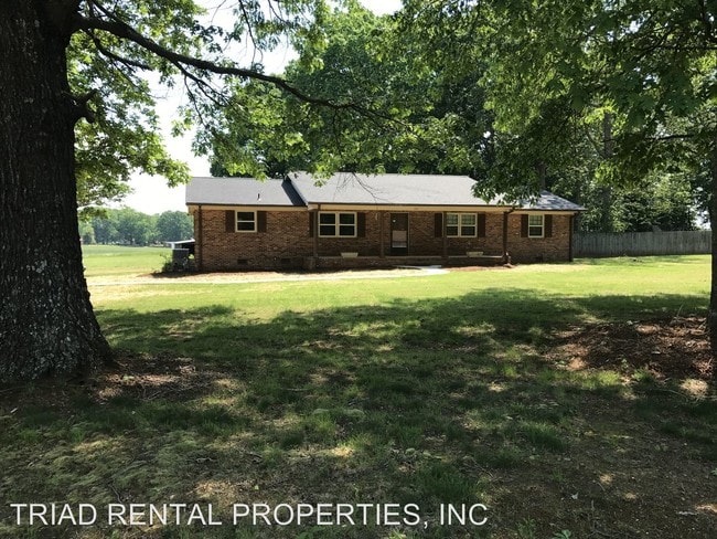 Building Photo - 3 br, 2 bath House - 4180 NC 150 EAST