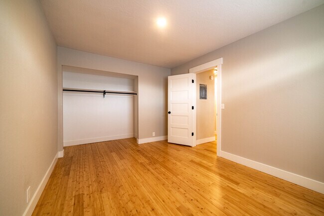 Foto del edificio - 269 S Montgomery St