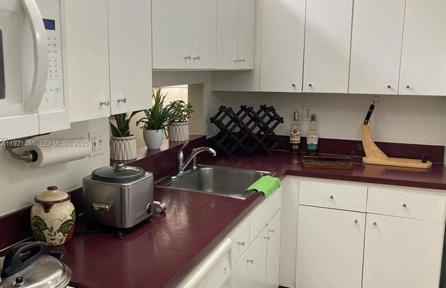 Foto del edificio - 8035 SW 107th Ave