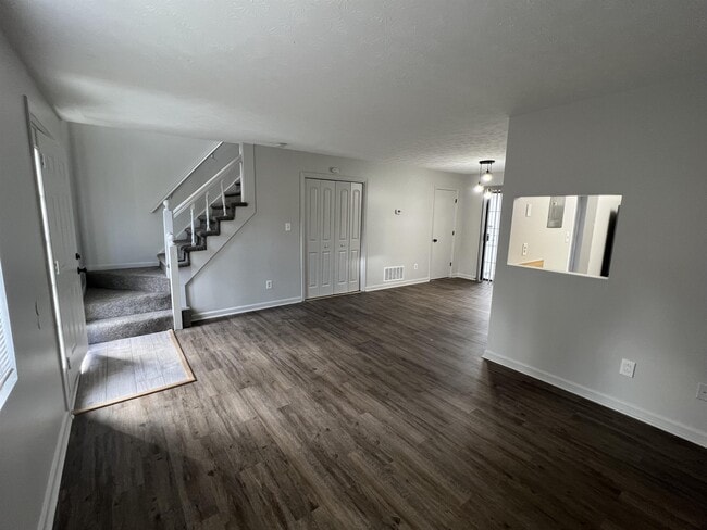 Building Photo - 2077 Drennon Ave