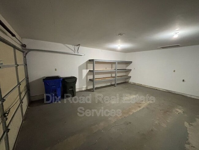 Building Photo - 1025 Heaton St