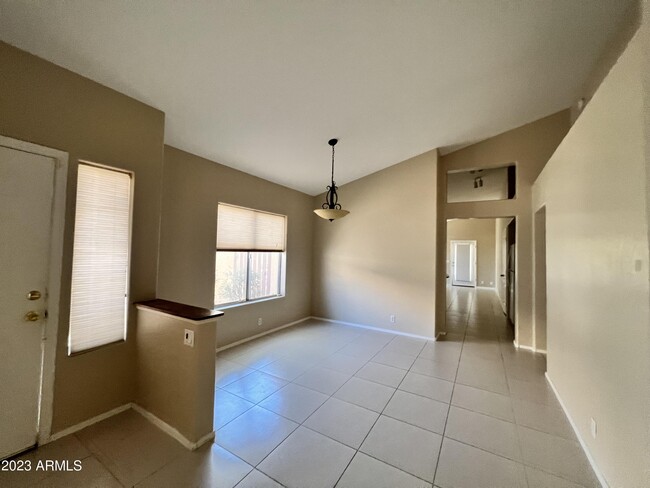 Building Photo - 4205 E Raven Rd