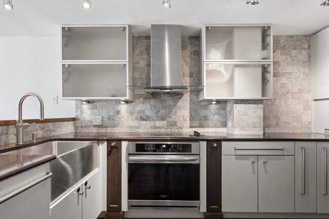 Foto del edificio - 1221 N Dearborn St