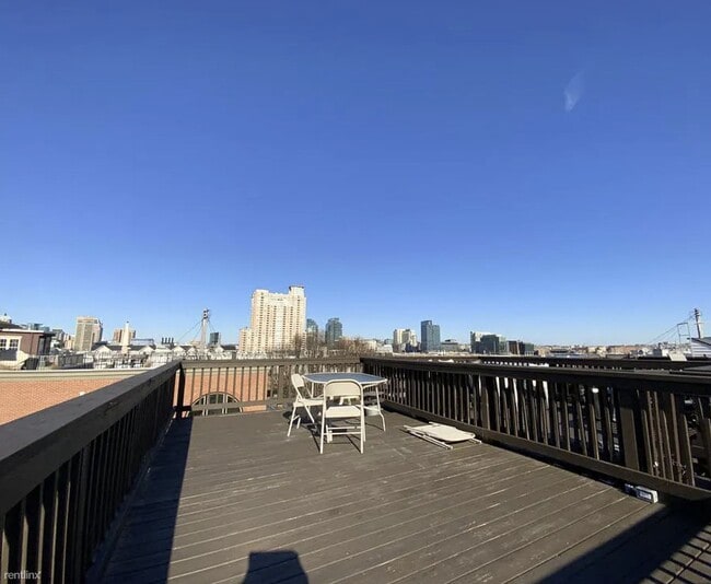 Building Photo - 2 br, 2 bath Townhome - 601 Harvey Street