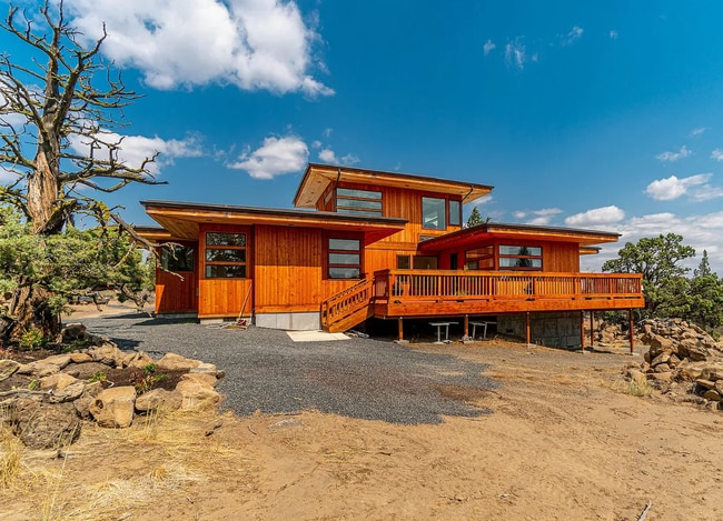 Building Photo - Stunning 4 Bed/3.5 Bath on 4.39 Acre Lot-7...