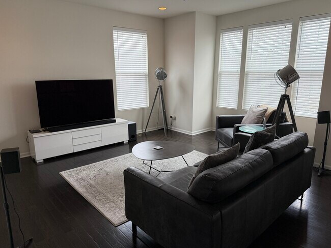 Foto del edificio - 4194 Royal Mews Cir