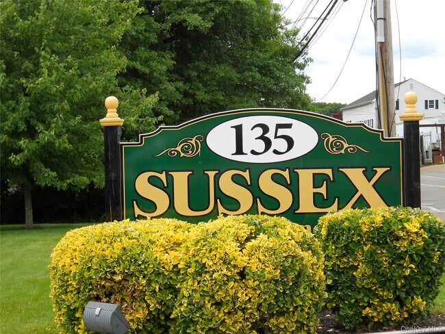 Building Photo - 135 W Nyack Rd