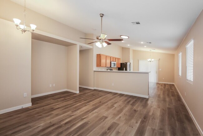 Foto del edificio - 4929 Whispering Spring Ave