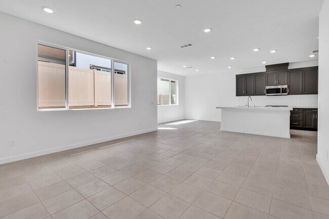 Building Photo - 12214 Halle Way