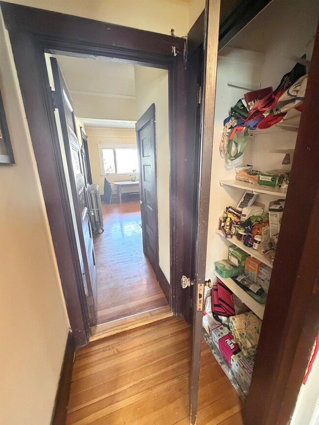 Foto del edificio - 79 College Ave