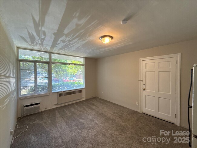 Foto del edificio - 2126 E 7th St