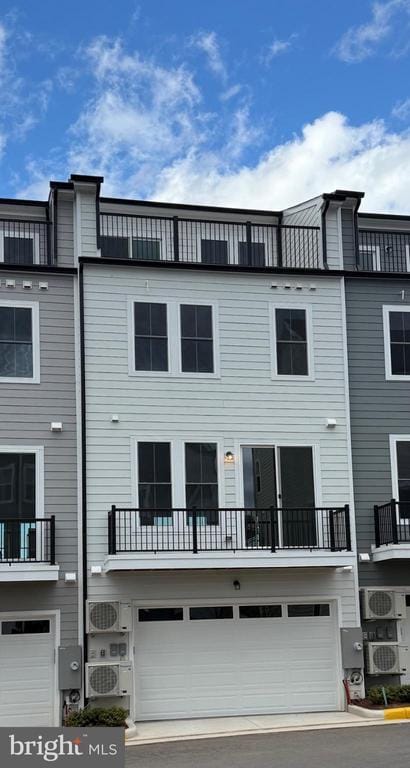 Building Photo - 13918 Aviation Pl