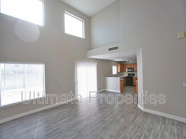 Foto del edificio - 12301 W Columbine Dr