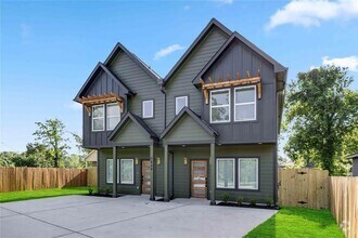 Building Photo - 5620 Shreveport Blvd
