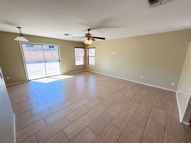 Building Photo - Updated 4x2 Buckeye Home *NO* Carpet & Downstairs Primary Bed!