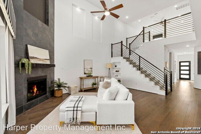 Foto del edificio - 4 br, 3.5 bath House - 13011 Blue Flame Dr
