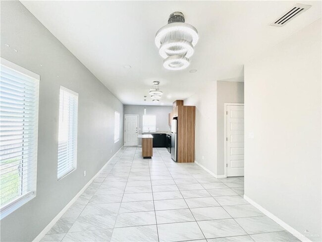 Building Photo - 14 Bella Costa Dr