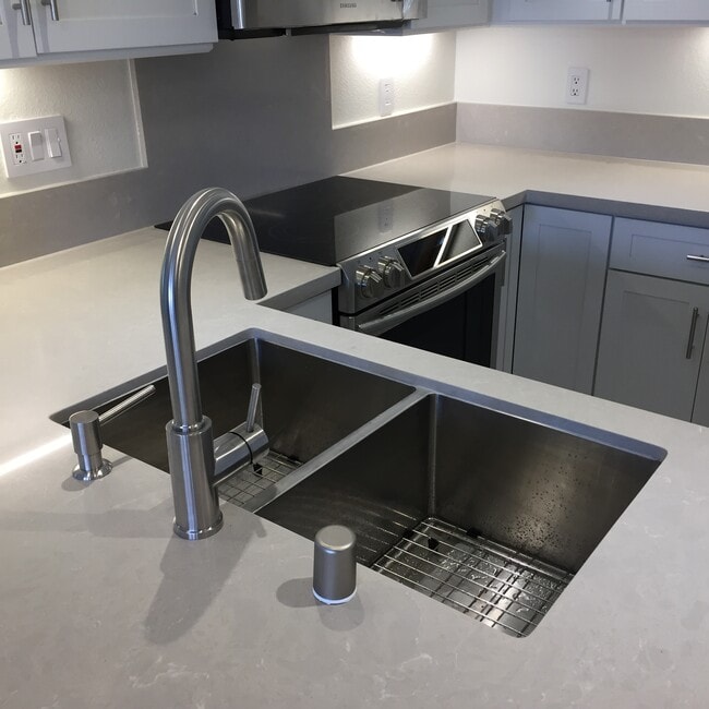 Kitchen sink - 8889 Caminito Plaza Centro