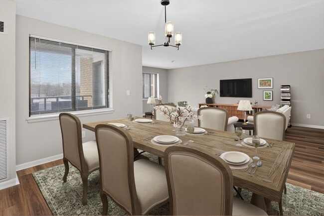 Bienvenidos a The Venue Apartment Homes, donde la elegancia se une a la comodidad. Este acogedor comedor es perfecto para recibir invitados y para el día a día. ¡Transforme su estilo de vida hoy mismo! ¡Programe una visita y descubra su nuevo hogar! - The Venue Apartment Homes