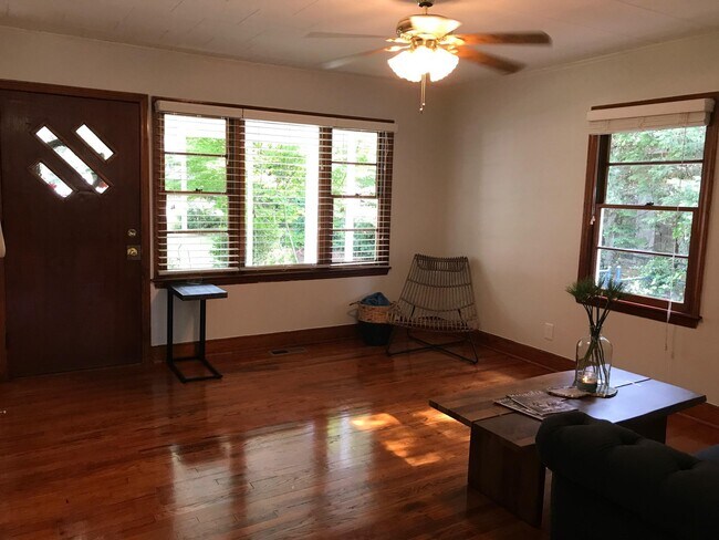 Building Photo - 440 N Ashe St