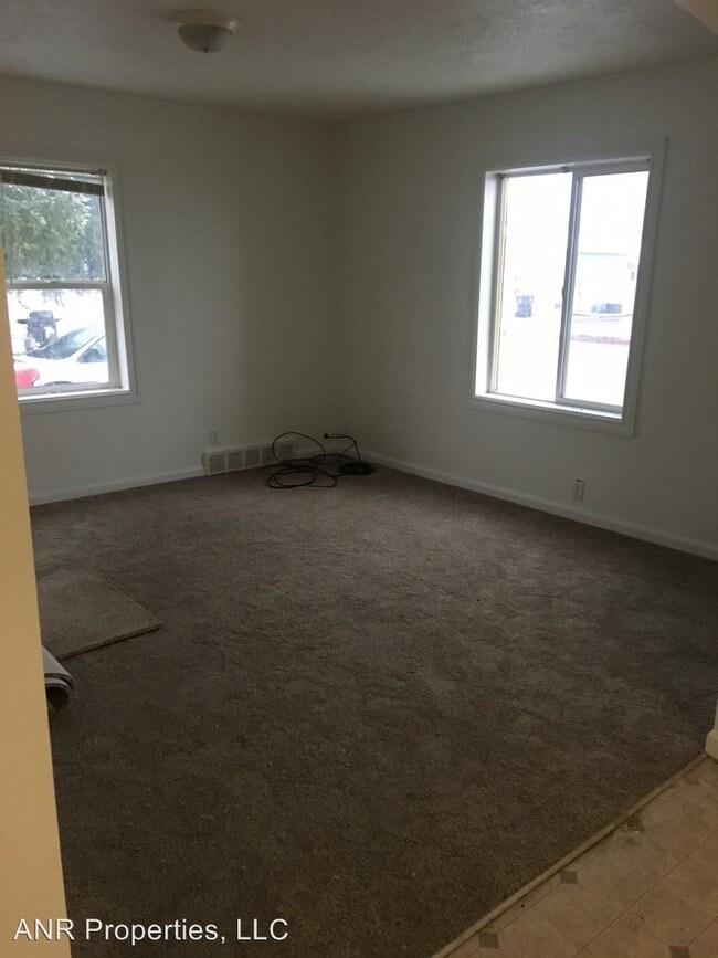 Building Photo - 2 br, 1 bath House - 111 E Center St