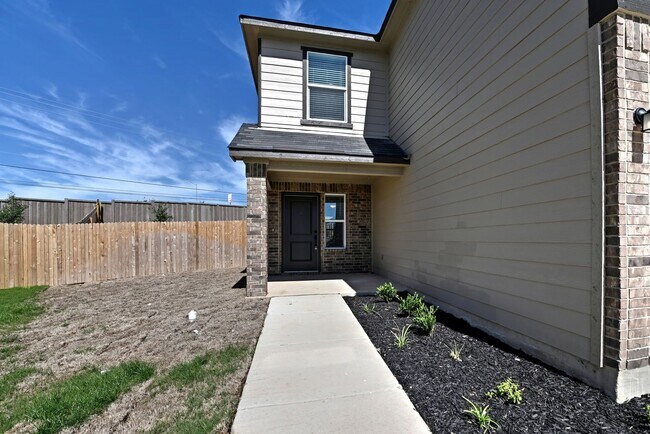 Building Photo - NEWLY BUILT PROPERTY SUPER CLOSE TO 90 & 1604