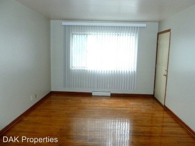 Foto del edificio - 8726 W Silver Spring Dr