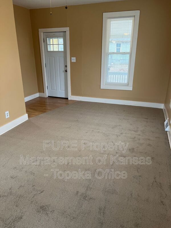 Building Photo - 1220 SW Harvey Pl