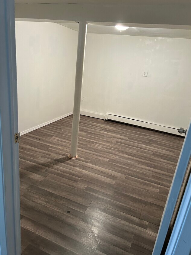 Foto del edificio - 965 E 96th St