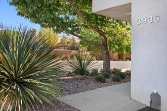 Building Photo - 3936 Silver Ave SE