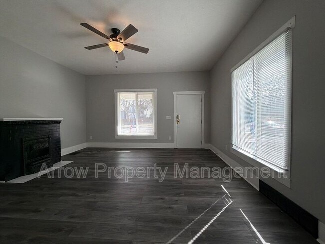 Building Photo - 926 A