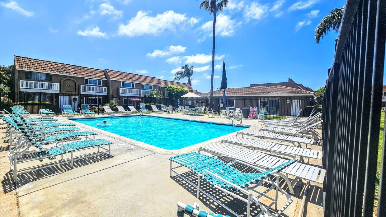 Foto principal - Gorgeous Remodeled 3bed 3bath 2 car garage...