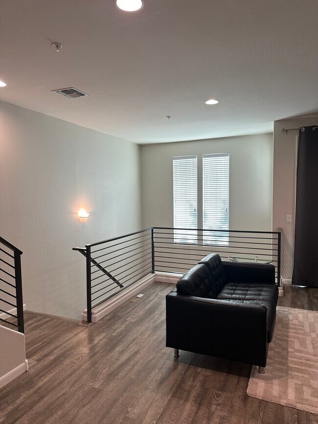 Building Photo - Dorsey Condo